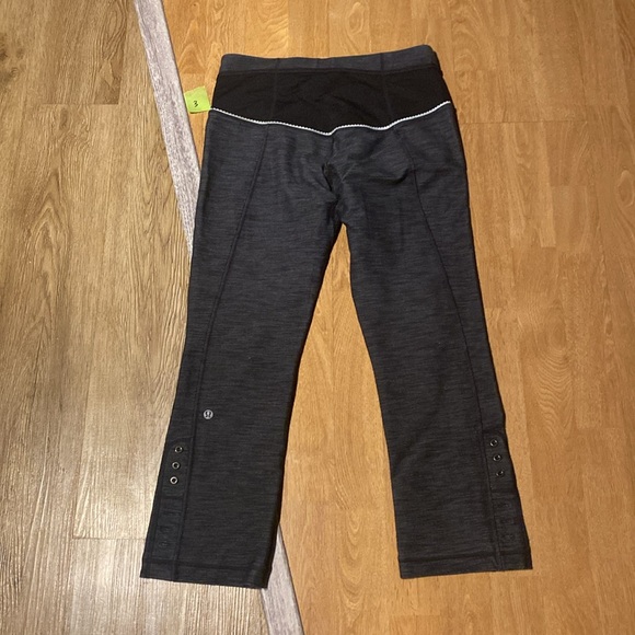 Lululemon leggings - Picture 2 of 4